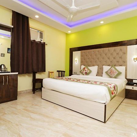 Airport Hotel Shivaka Inn New Delhi Exterior photo