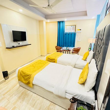 Airport Hotel Shivaka Inn New Delhi Exterior photo