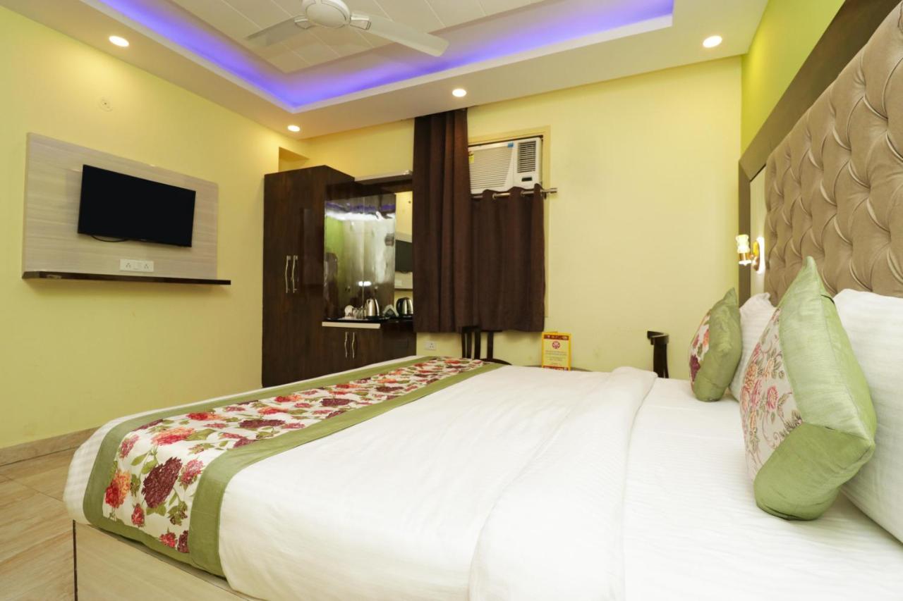 Airport Hotel Shivaka Inn New Delhi Exterior photo